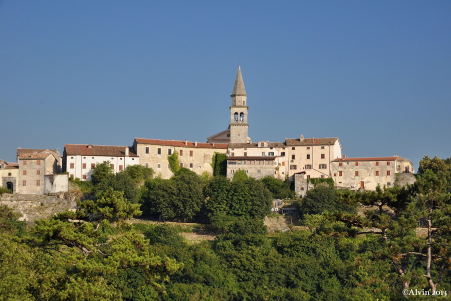 Buzet Kirche